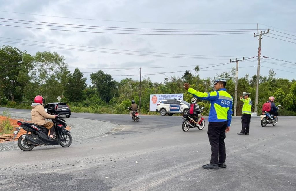 Polres Bintan Turunkan Personel Dipagi Hari Atur Lalulintas Agar Tetap Lancar