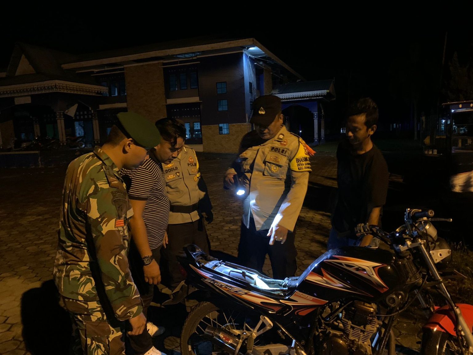 Sinergitas TNI-POLRI Wujudkan Kamtibmas Yang Kondusif Dimasa Putaran Pemilu di Bintan