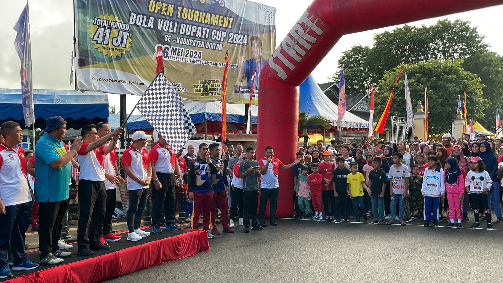 Ribuan Masyarakat ikut Jalan Santai  Peringati Hari Bhayangkara ke-78, Polres Bintan