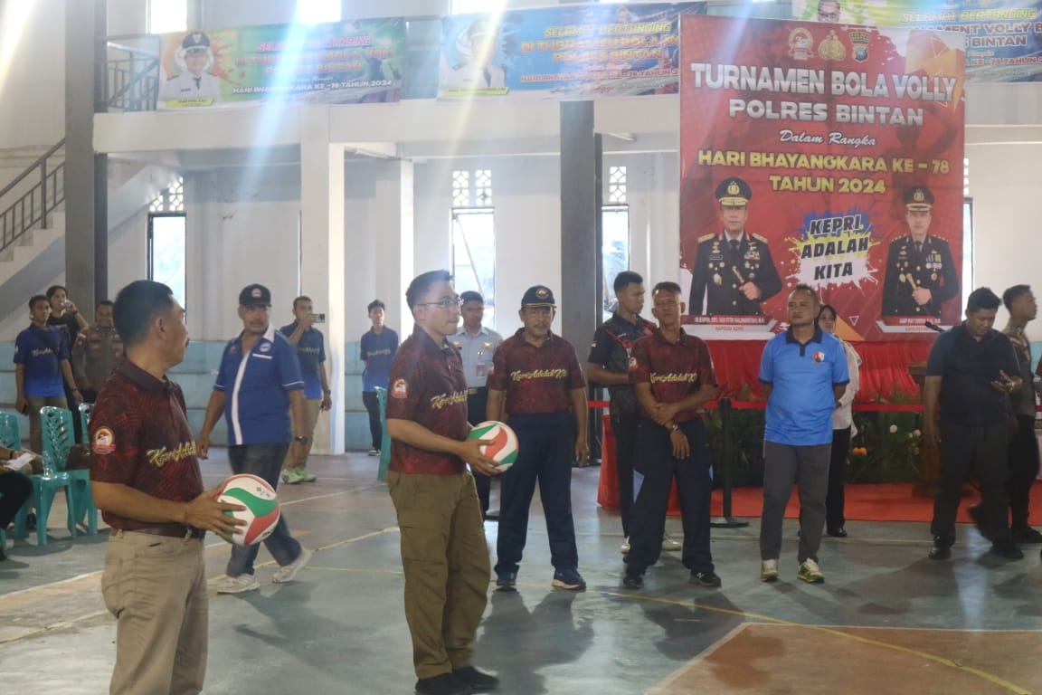 Peringati Hari Bhayangkara Ke-78, Polres Bintan Laksanakan Turnamen Bola Voli