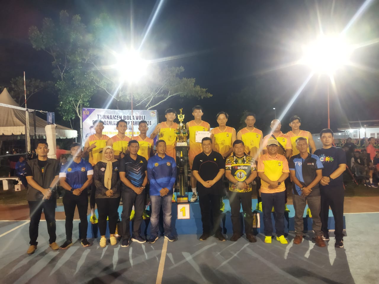 Kembali, Polres Bintan  Raih Juara 1 Turnamen Voli Danlanal Bintan Cup