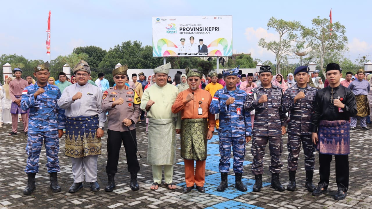 Kapolres Bintan Hadiri Upacara Hari Jadi Provinsi Kepri Ke-22 Tahun 2024