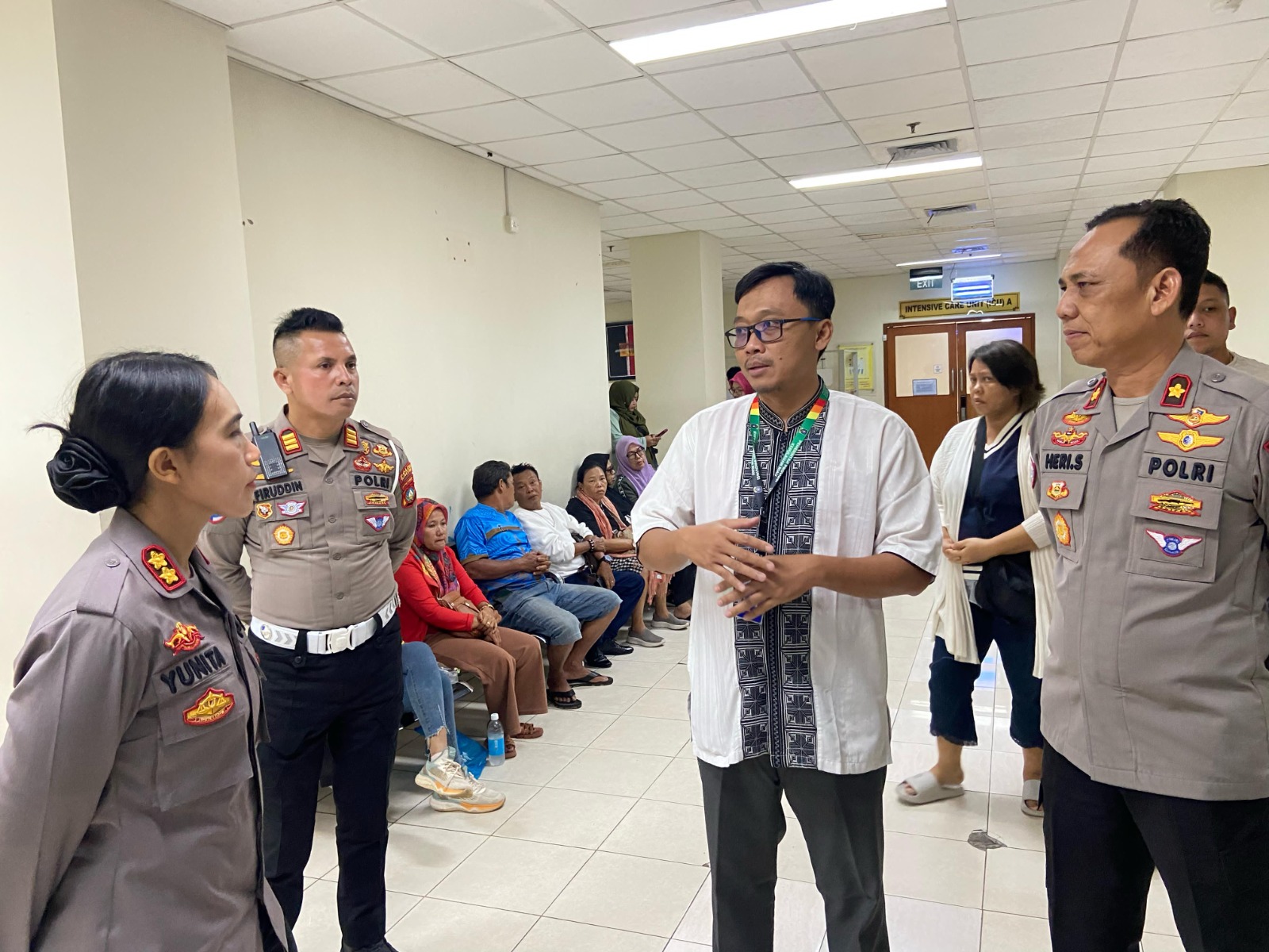 Tingkatkan Soliditas, Kapolres Bintan Besuk Anggota Satlantas yang Sedang Sakit