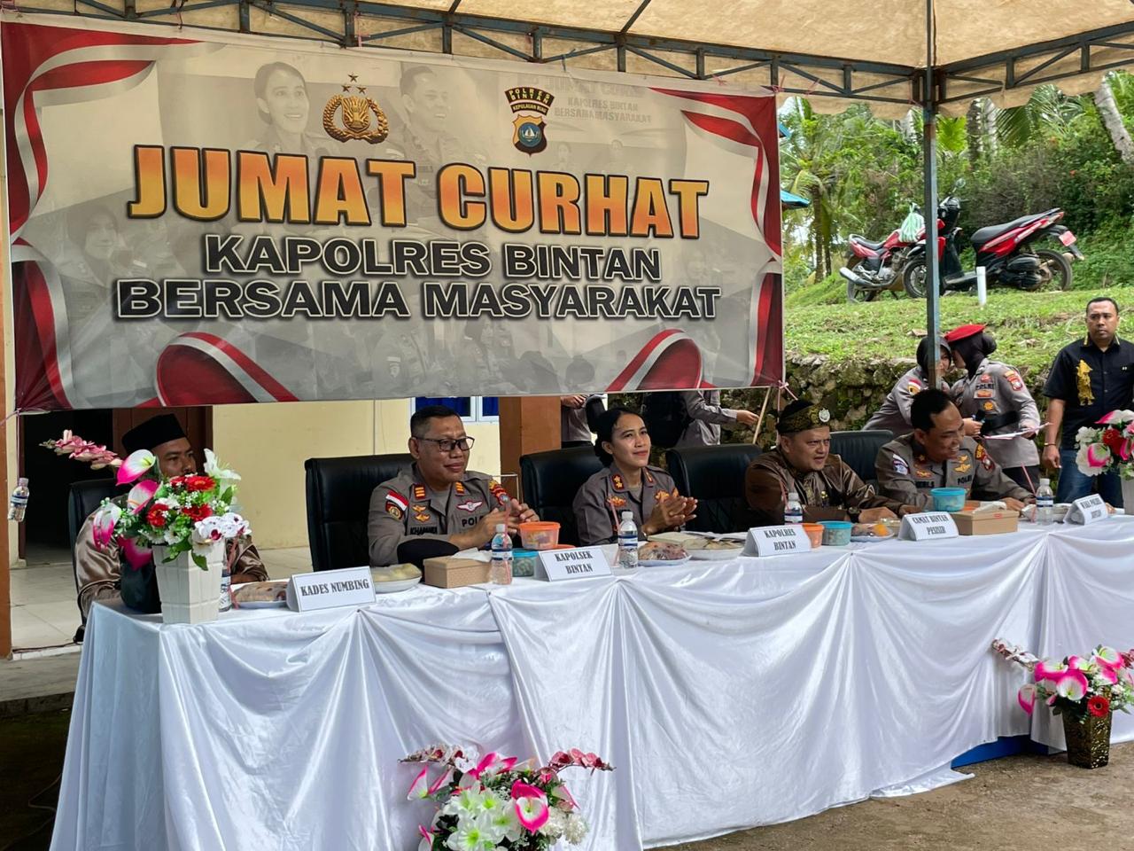 Kapolres Bintan Kunjungi Desa Numbing Untuk Mendengarkan Curhatan Masyarakat